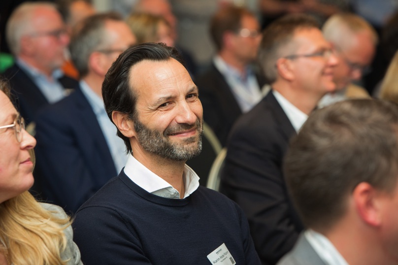 /images/slider-imgs-xs/054_Foto Loeffler_Weconact.jpg